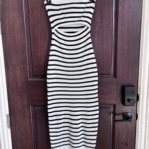 Sleeveless Black & White Ribbed Stripe Dress